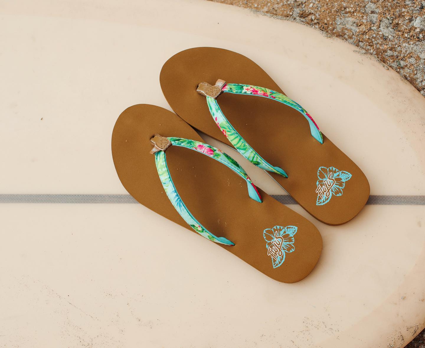 Flat flip flops online